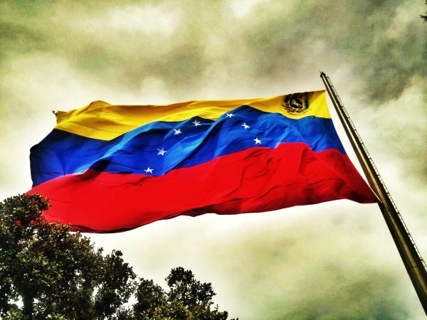 ¿Cómo llamar a Venezuela (u otros países) desde Chile con Claro?